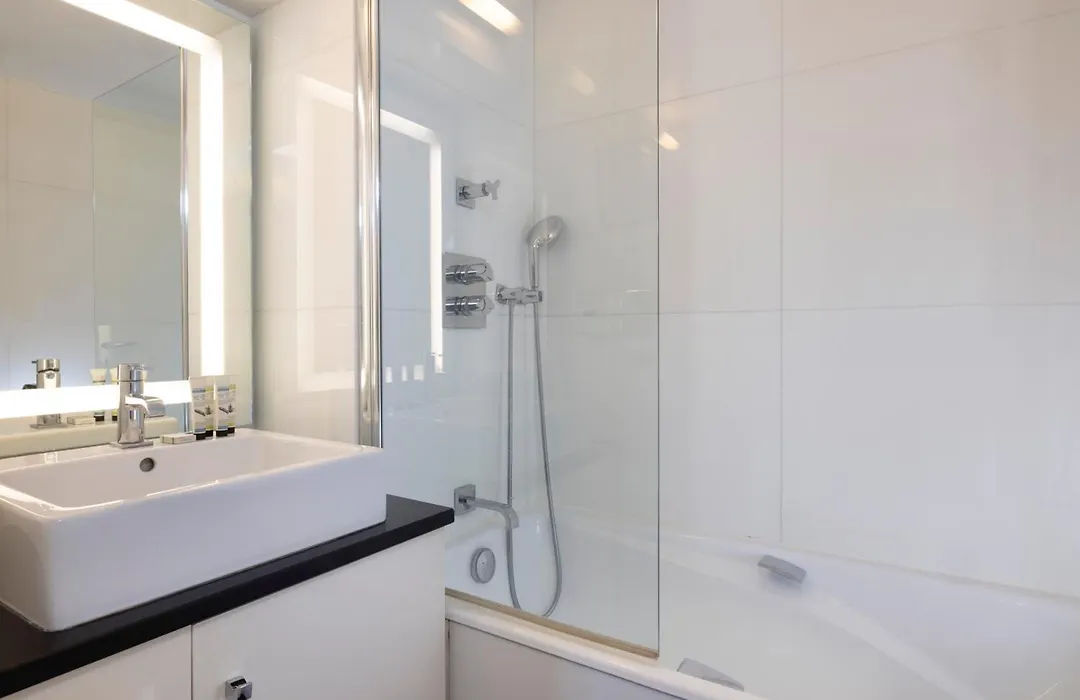 Best Western Plus Bretagne Montparnasse-1